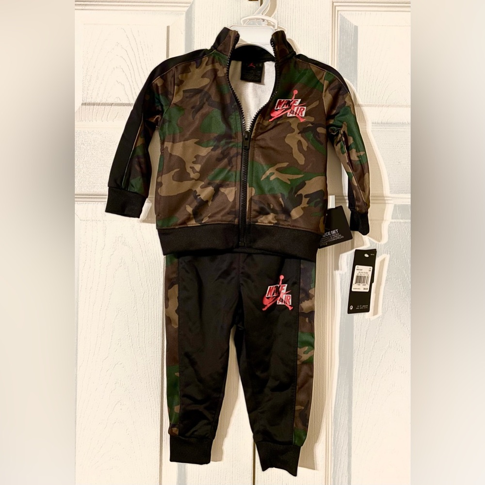 Two piece baby camo Nike set
